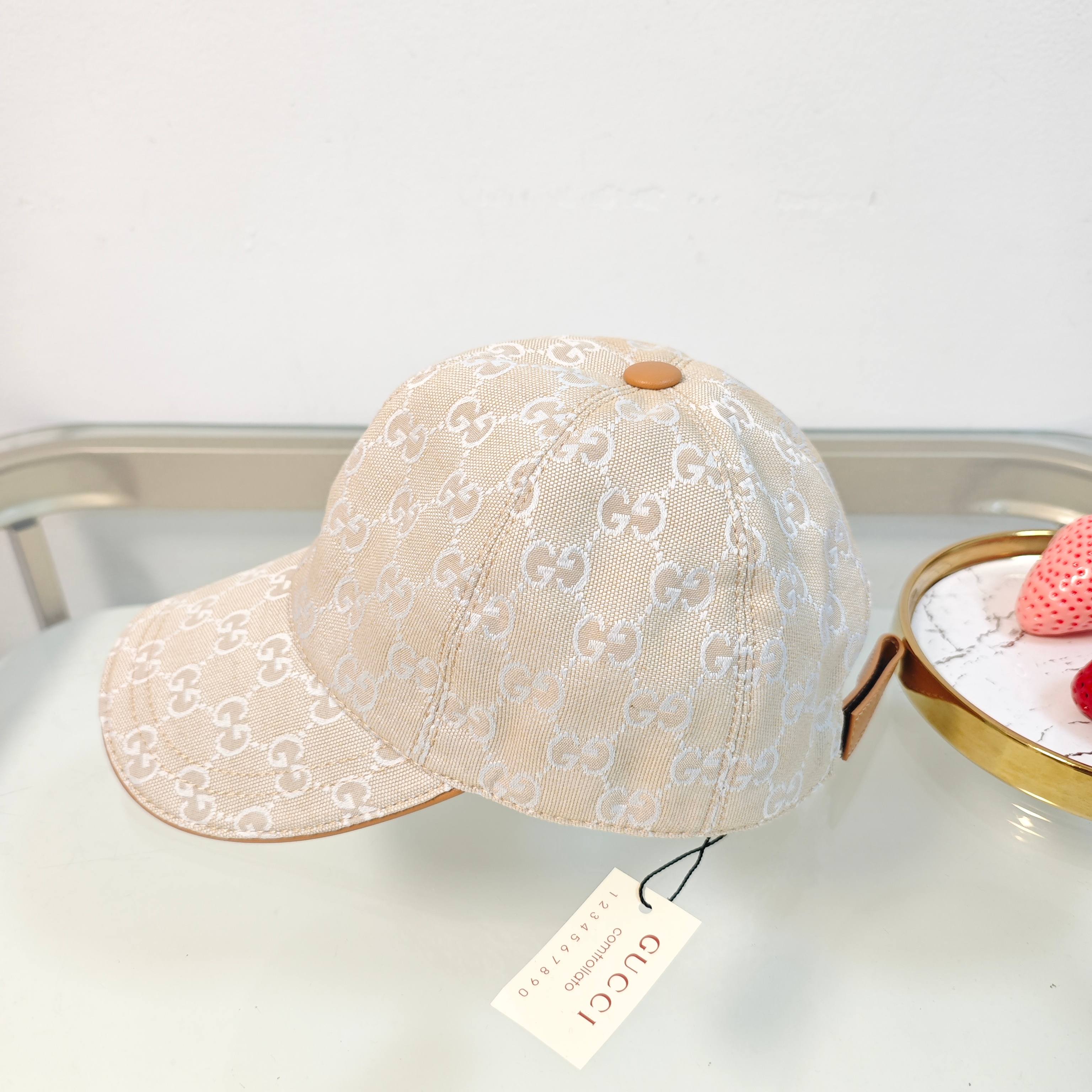 Gucci Original GG Canvas Baseball Cap – Beige & White Edition