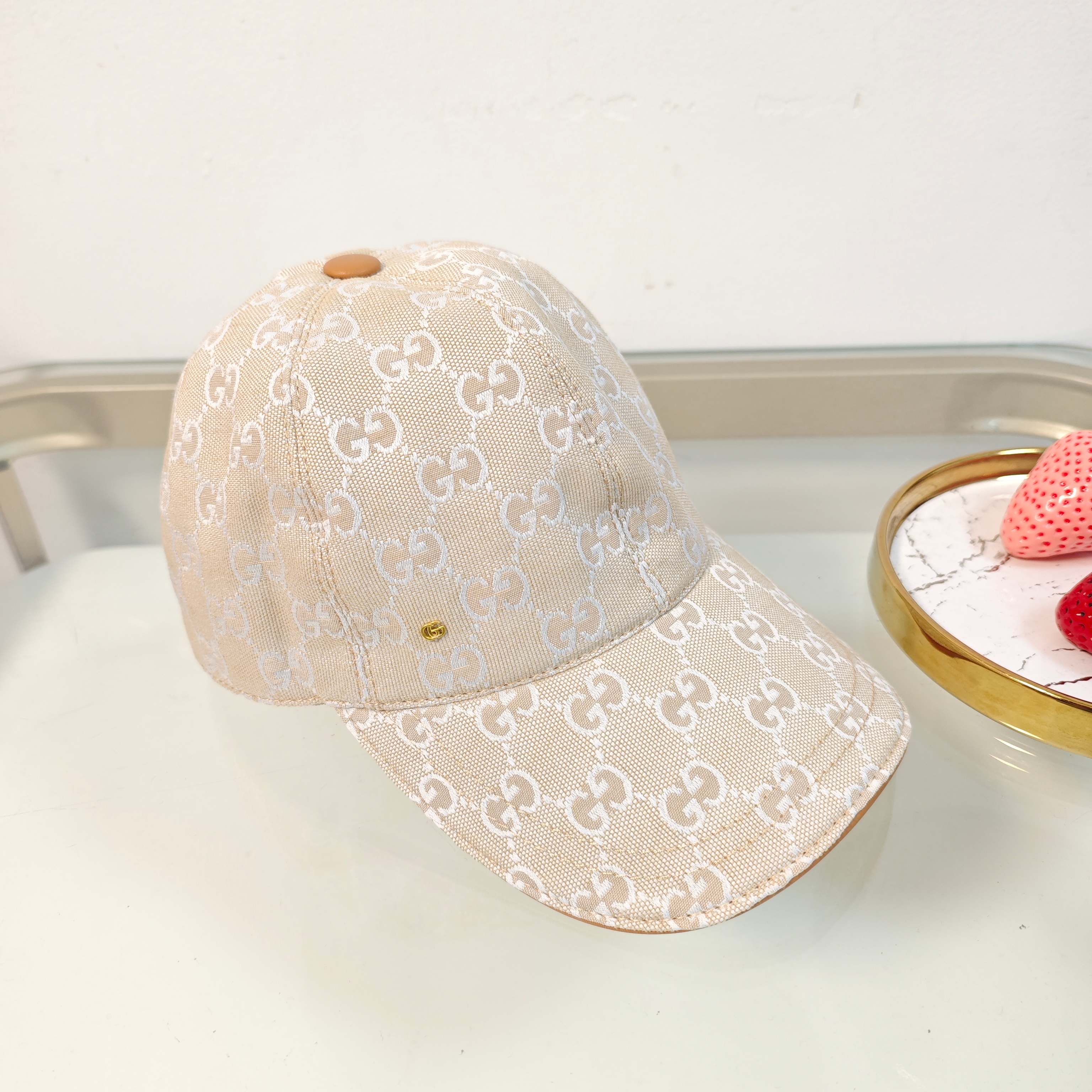 Gucci Original GG Canvas Baseball Cap – Beige & White Edition