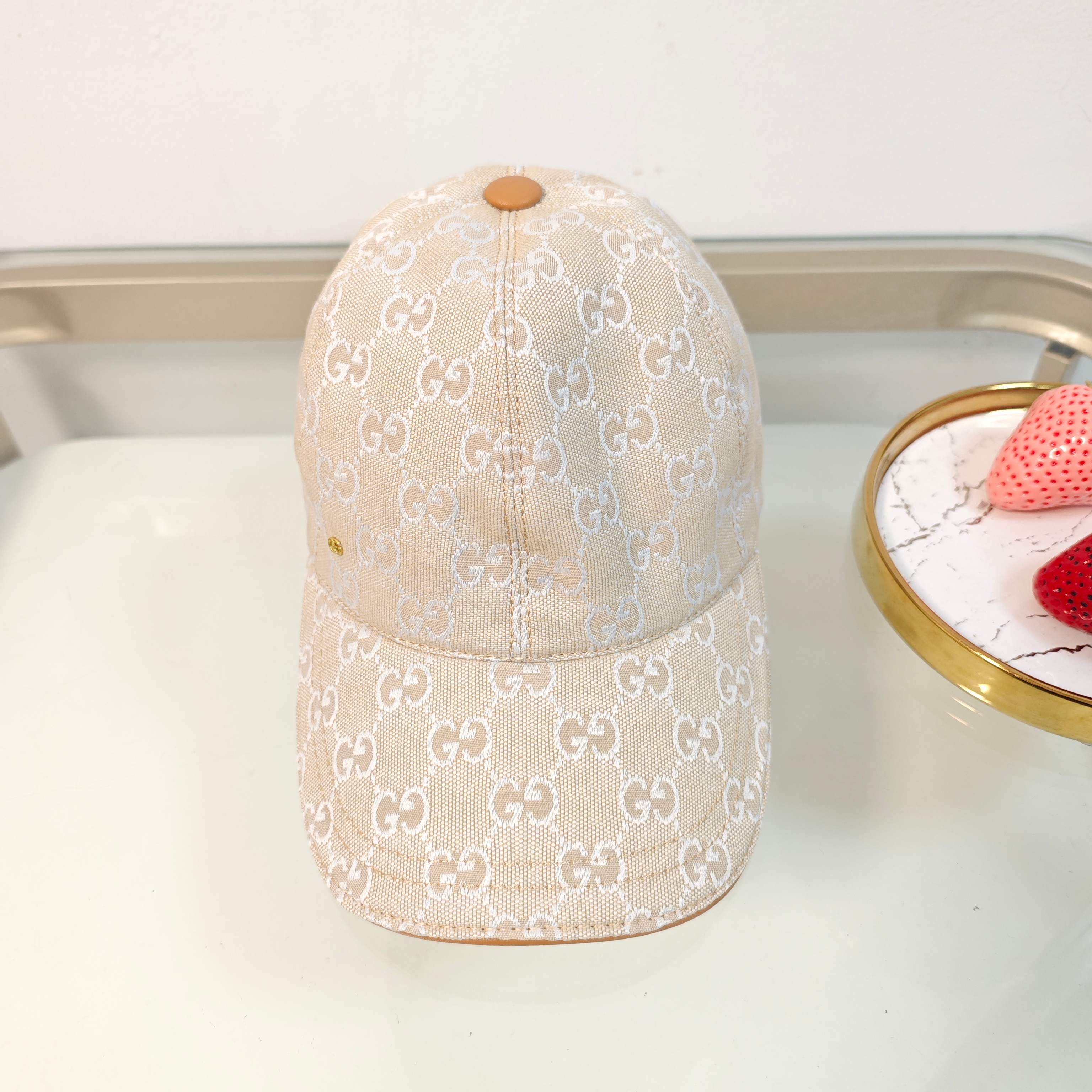 Gucci Original GG Canvas Baseball Cap – Beige & White Edition