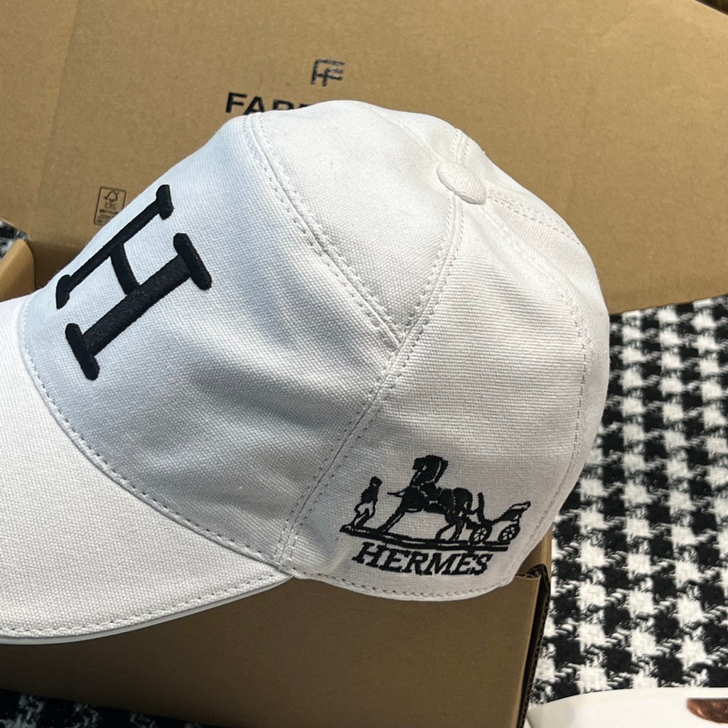 Hermès Nevada Street H Baseball Cap – White & Black
