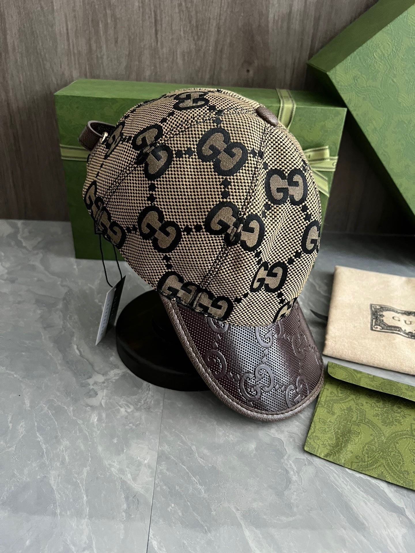 Celine Triomphe Baseball Cap in Cotton – Chalk & Black