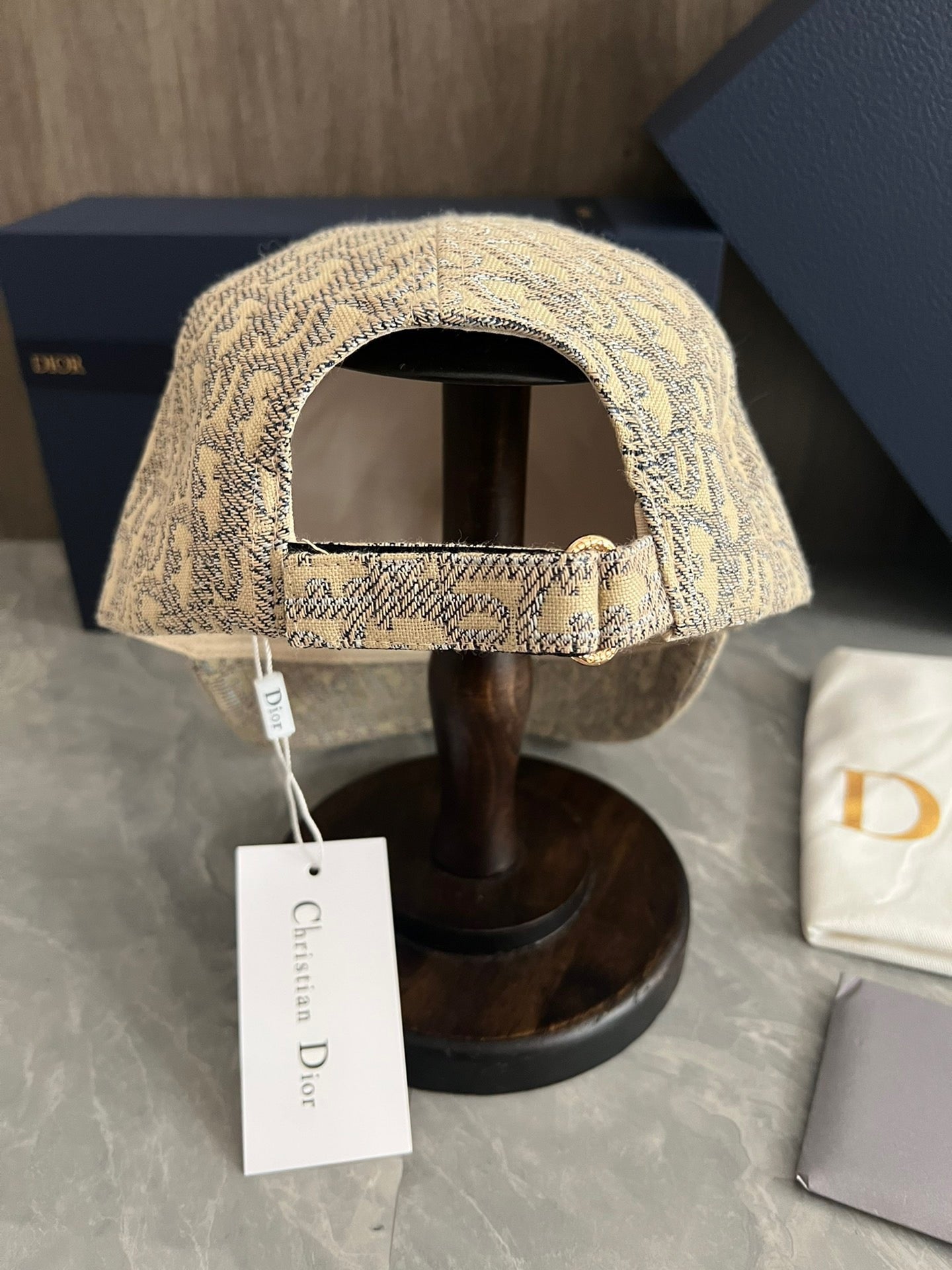 Dior Oblique Baseball Cap with Gold Script Embroidery – Beige & Grey Edition