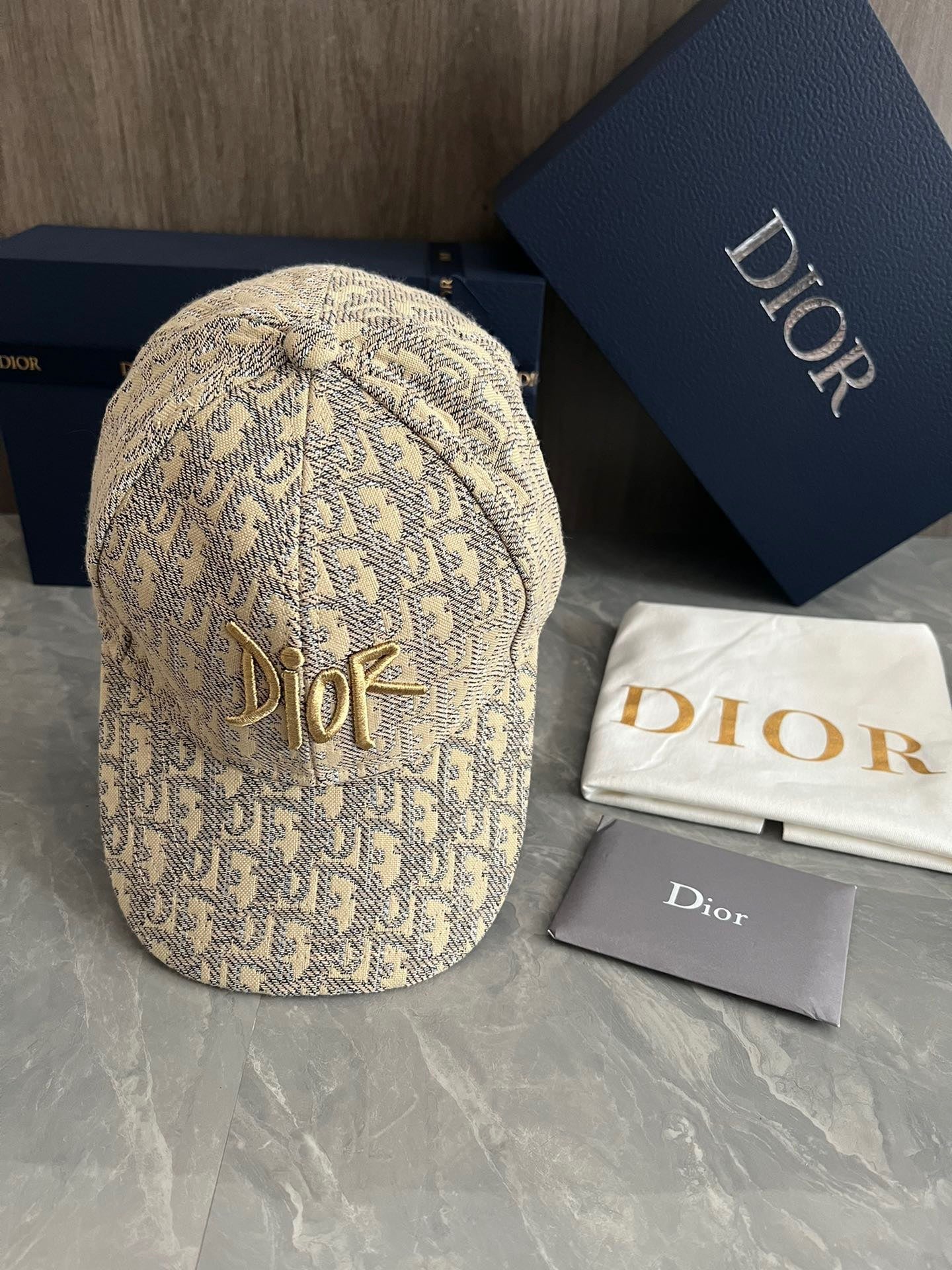 Dior Oblique Baseball Cap with Gold Script Embroidery – Beige & Grey Edition