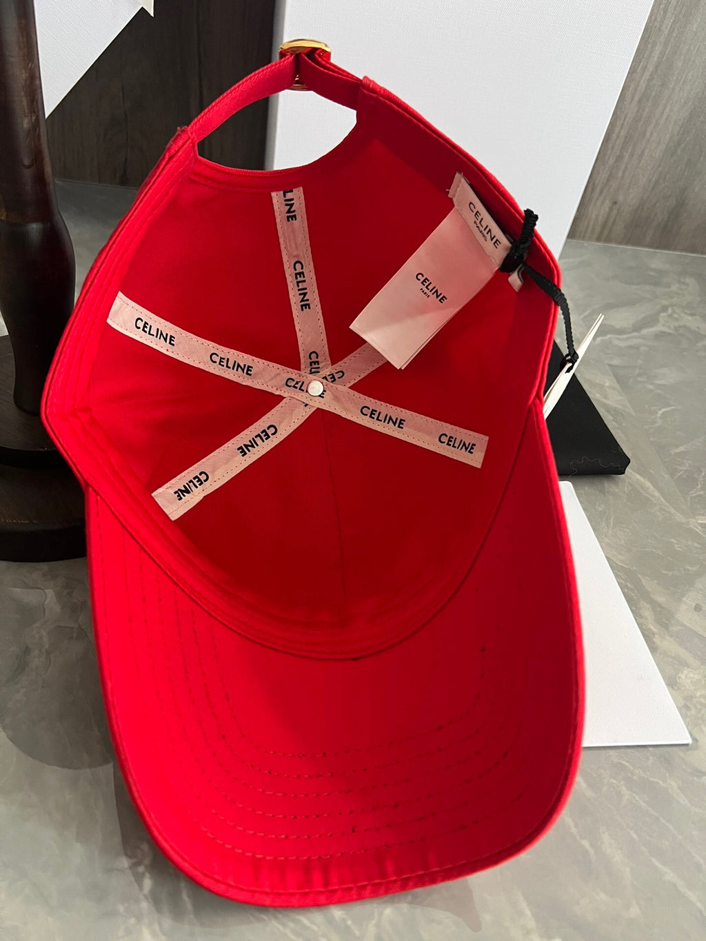 Gorra Celine Triomphe Roja