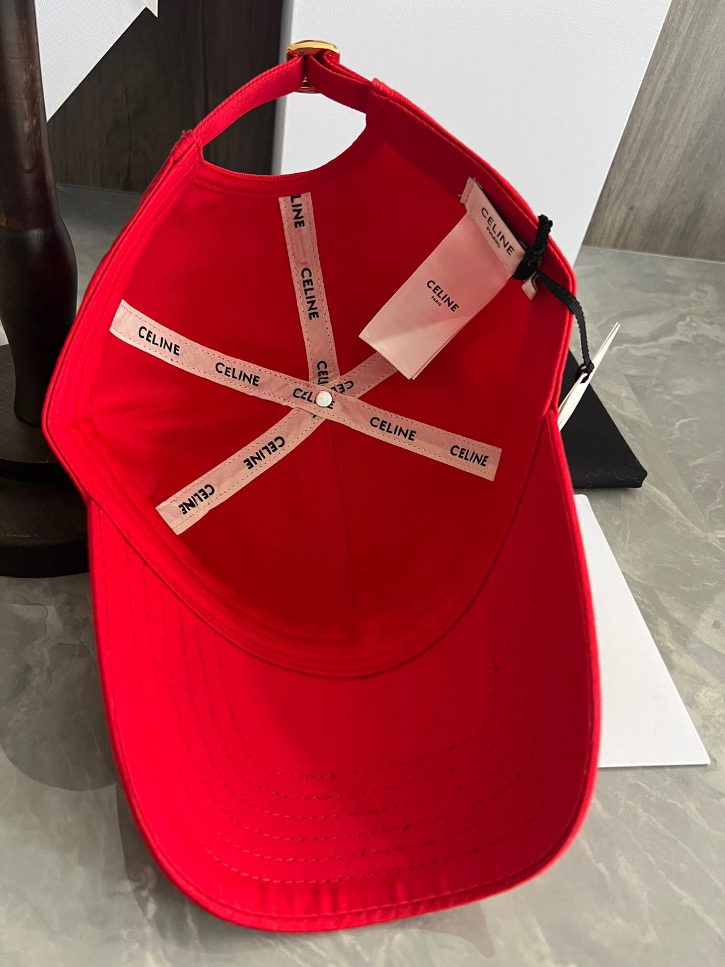 Gorra Celine Triomphe Roja
